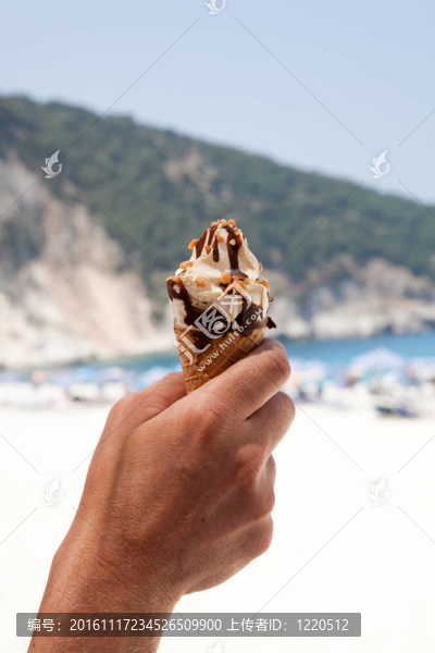 在海灘上的冰淇淋