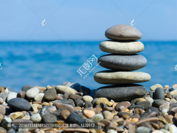 海灘上的石頭堆