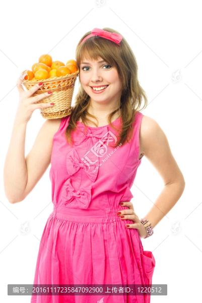 美麗的女孩和橘子