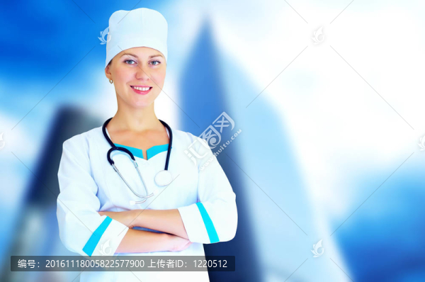 微笑的醫(yī)生在醫(yī)院背景的聽診器