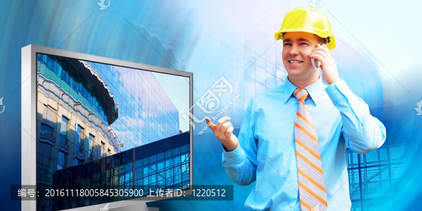 站在建筑物背景上的年輕建筑師戴著防護頭盔