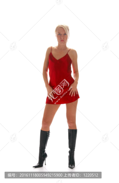 穿著紅色晚禮服的金發(fā)女孩