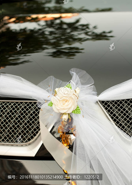 婚禮車上的花