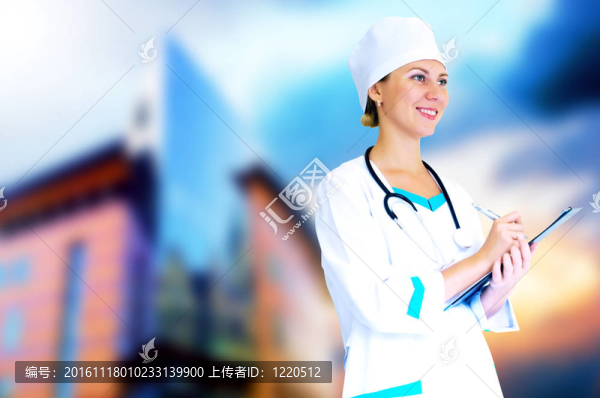 微笑的醫(yī)生在醫(yī)院背景的聽診器