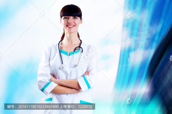 微笑的醫(yī)生在醫(yī)院背景的聽診器
