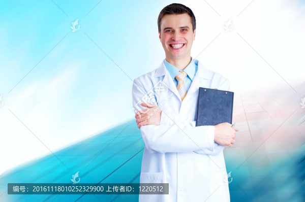 微笑的醫(yī)生在醫(yī)院背景的聽診器