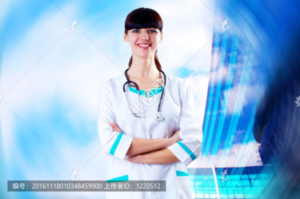 微笑的醫(yī)生在醫(yī)院背景的聽診器