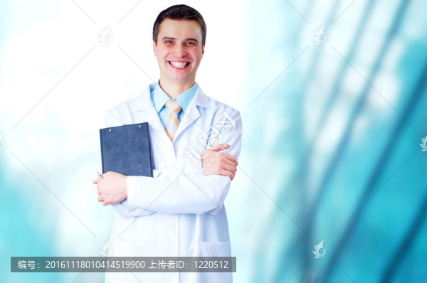 微笑的醫(yī)生在醫(yī)院背景的聽診器