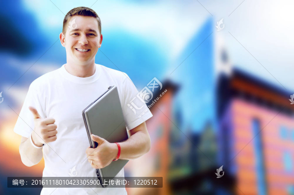 年輕快樂的人或?qū)W生筆記本電腦和手機(jī)的業(yè)務(wù)背景