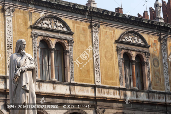 維羅納（威內(nèi)托大區(qū)；意大利）；Piazza,dei,Signori；歷史廣場的阿利蓋利·但丁雕像（1