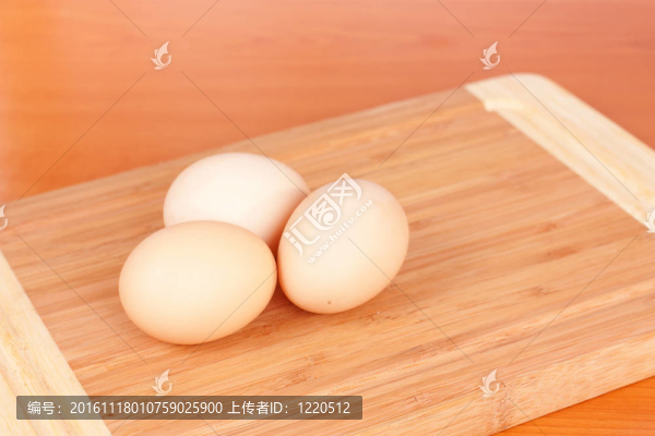 三個雞蛋