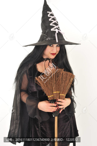 戴大帽子的女巫