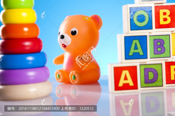 五顏六色的兒童玩具