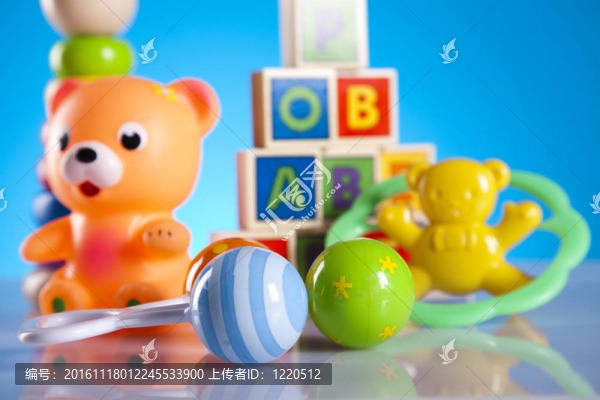五顏六色的兒童玩具
