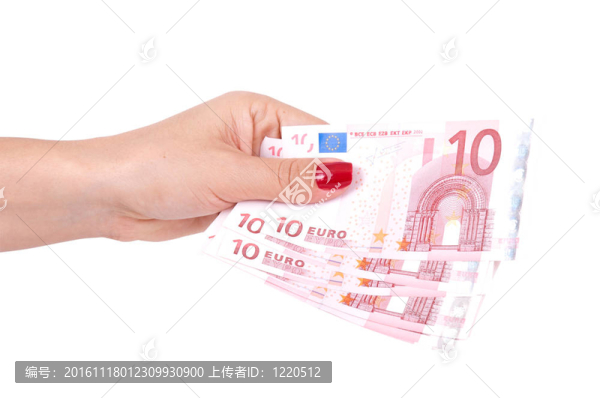 女性手里拿著歐洲的錢
