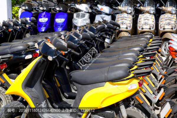 在出租店內(nèi)的自行車自行車