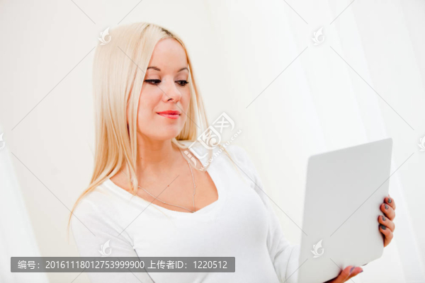 女商人在室內(nèi)