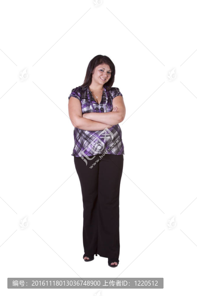 可愛的女人，雙臂交叉在一起