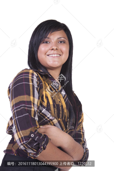 可愛(ài)的女人，雙臂交叉在一起