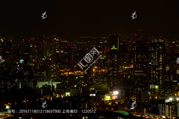 大阪港在夜間