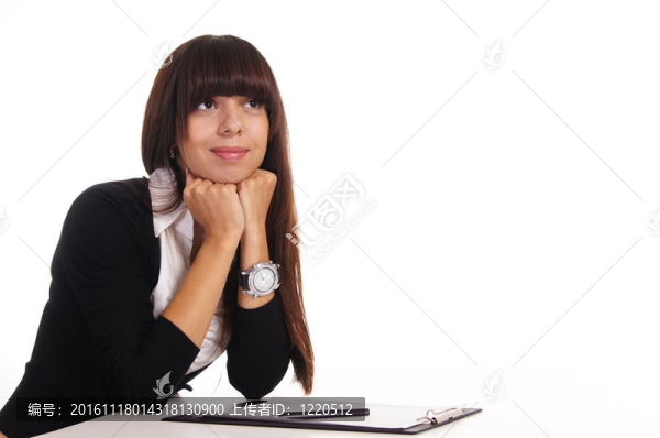 可愛的女人在桌子上
