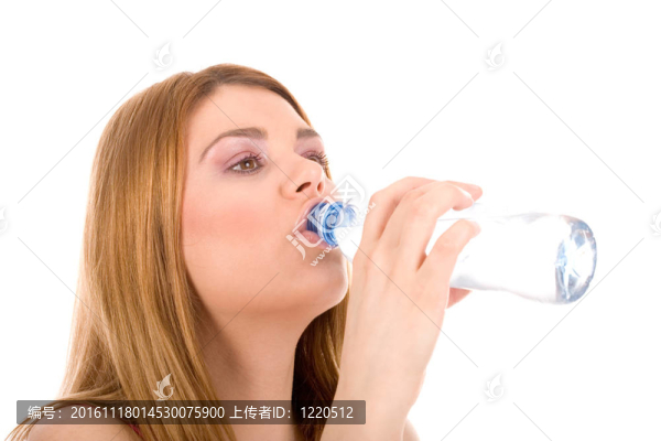女子的飲用水