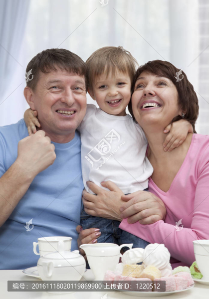 成熟的夫婦的孫子