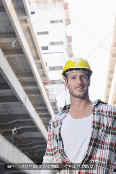 建筑工地上的工人
