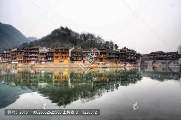 水上的古民居