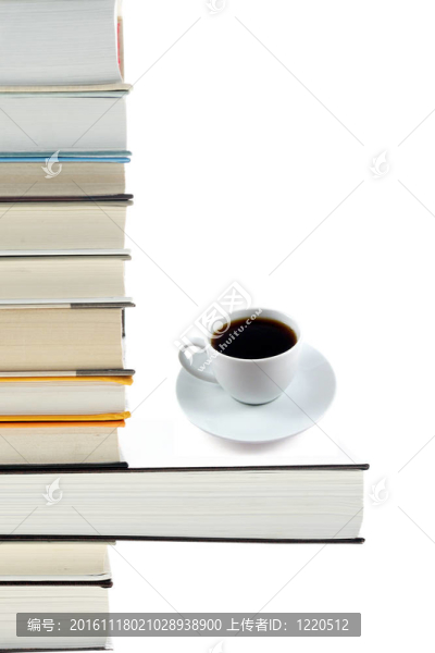 書籍和咖啡杯