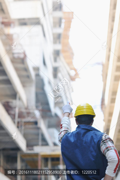 建筑工地上的工人
