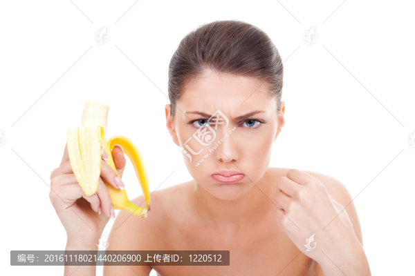 憤怒的女人吃香蕉