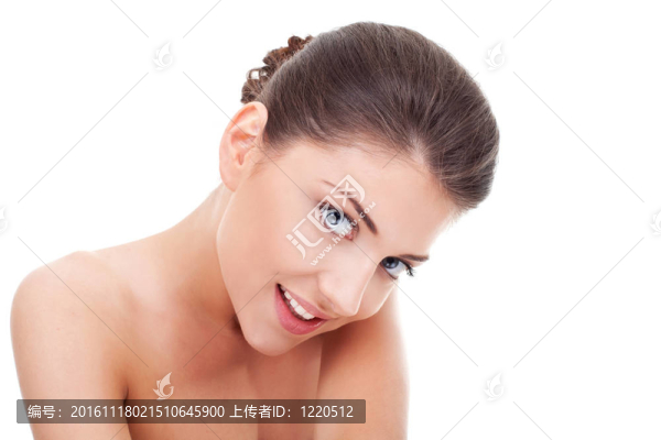 清新微笑的女人臉