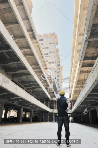 建筑工地上的工人