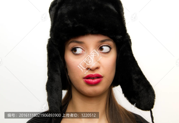 戴俄羅斯冬季帽子的女人