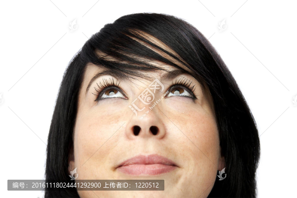 女孩抬頭