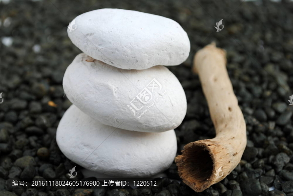 禪石與堅持黑卵石