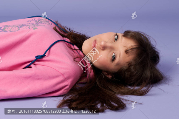 一個不安的年輕女人的肖像