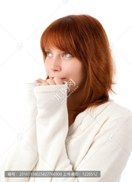 特寫(xiě)肖像的年輕女子微笑著幸福
