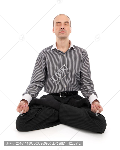 商人在瑜伽蓮花冥想