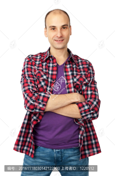 英俊男子隨意雙臂交叉擺姿勢(shì)