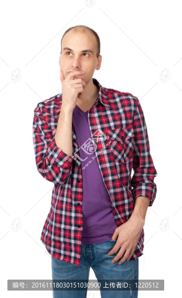 英俊的年輕人思考