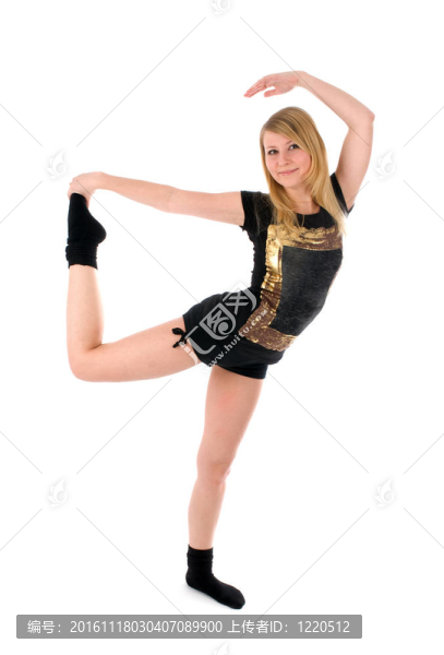 迷人的年輕女子跳舞