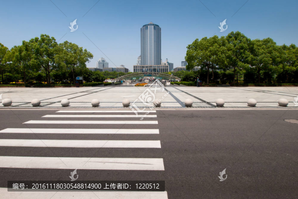 行人過(guò)街