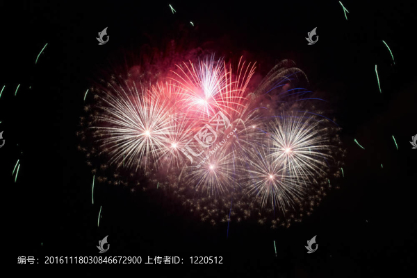 五彩繽紛的煙花