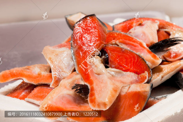 切鮭魚堆