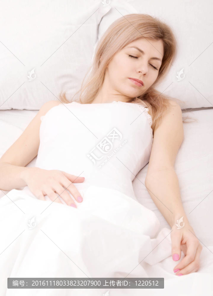 睡覺(jué)的女人