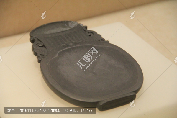 瓶子般的硯臺