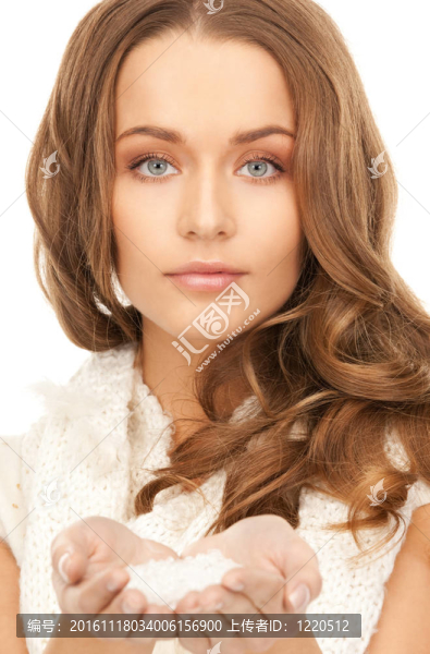 可愛的女人與冰晶體