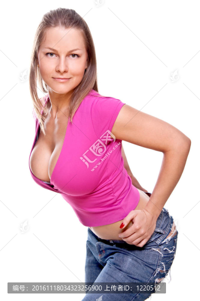 穿著牛仔褲的漂亮女人